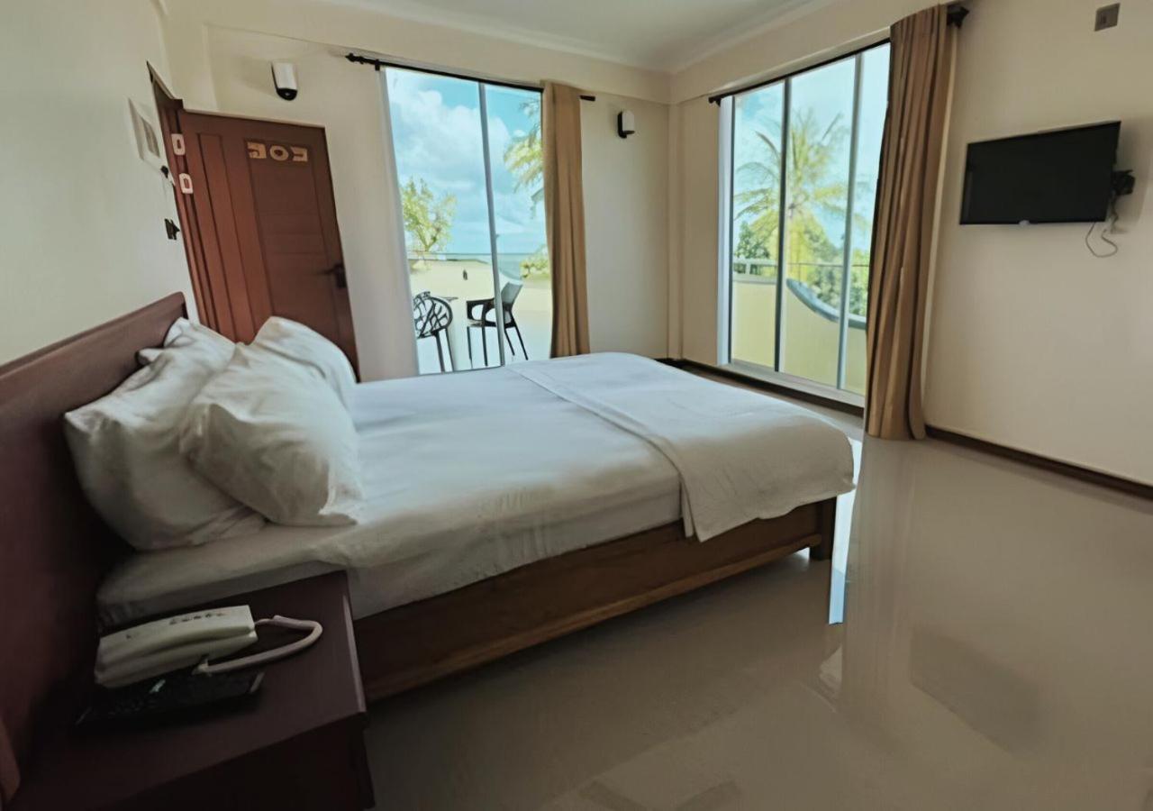 Noah Private Beach House Himmafushi Exterior photo
